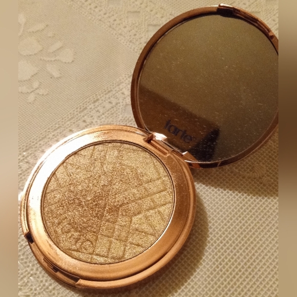 Tarte Shimmering Light Skin Perfecting Highlighter, Rose Gold Glow - Picture 7 of 8